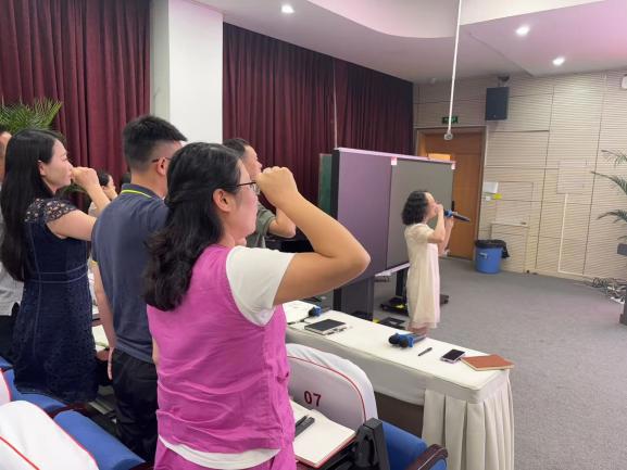 76fa5b3df38f454b78a7c9ae928c940